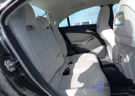 2019 Mercedes-Benz Cla 250 из США, поврежденный, VIN WDDSJ4GB4KN724662